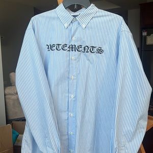 WORN ONCE Small Unisex Vetements Button Down. Taking up space in my closet!!